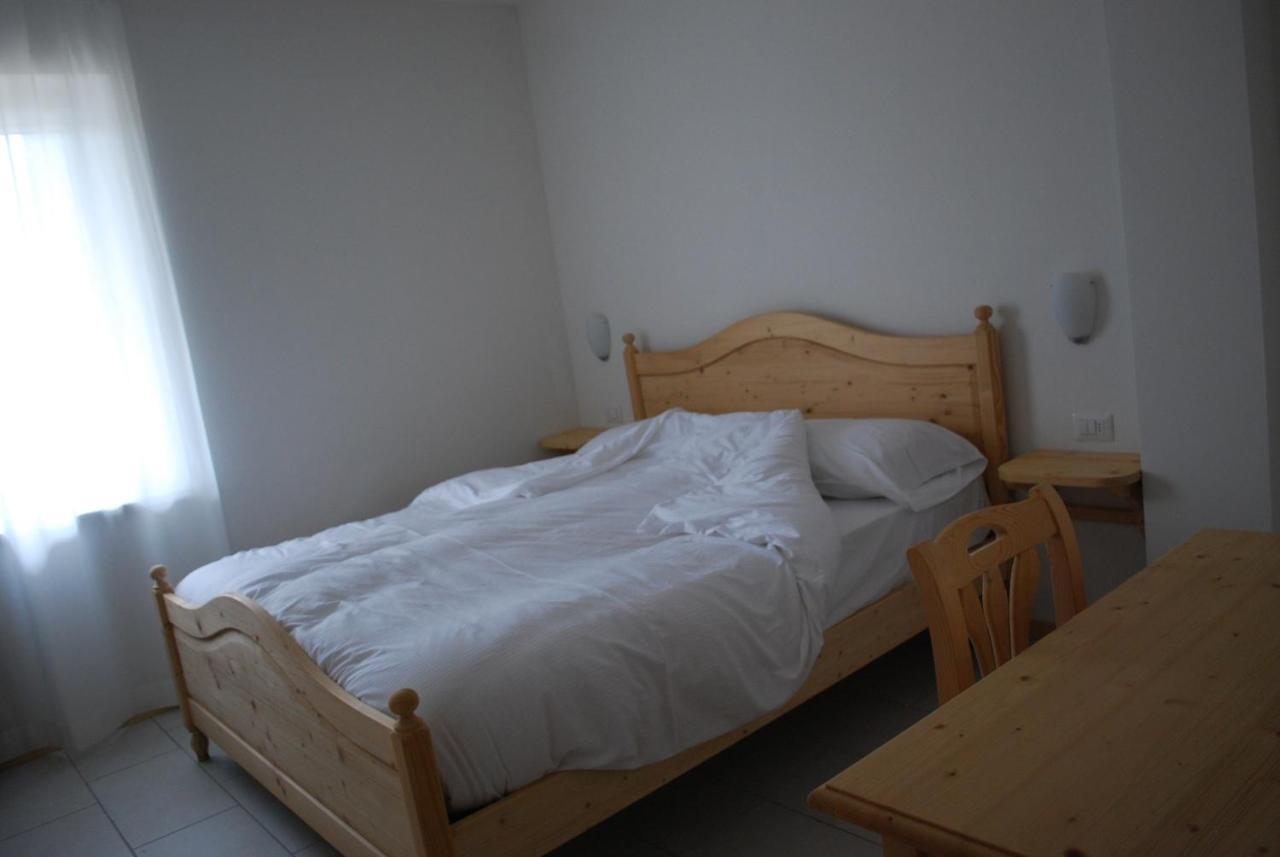 פולגריה Hotel Elbele Garni חדר תמונה